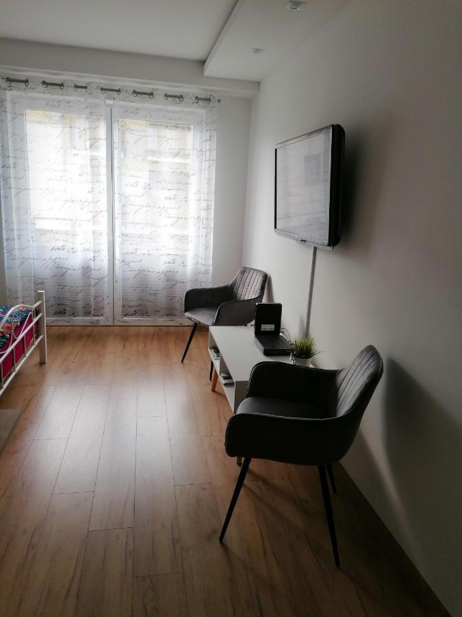 Pogodny Apartment *